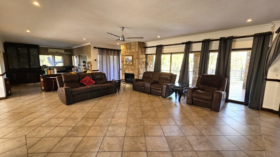 5 Bedroom Property for Sale in Birdwood Estate North West